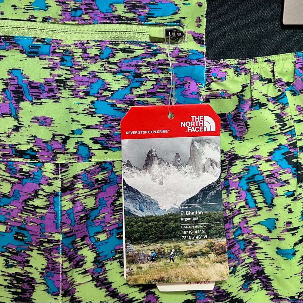 The North Face Altertude Short NWT Size XL Paint Splatter Print Zip Pocket - Picture 6 of 10
